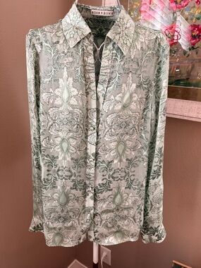 Alice + Olivia Silk Blend Mint and Dark Green Paisley Button-Down Blouse. Size S
